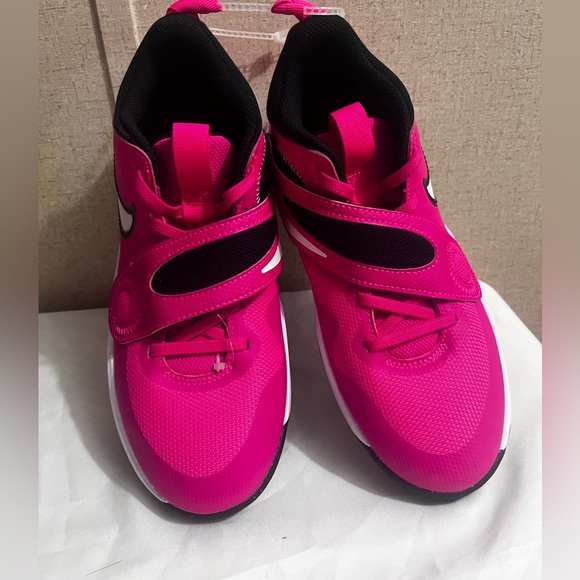 Nike Kids Fuchsia and Black Sneakers - Picture 8 of 8